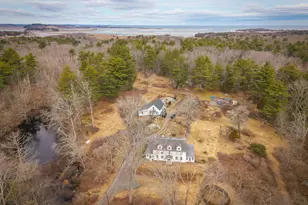 5 Roberts Ct, Gloucester, MA 01930 - Photo 1