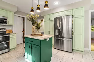 2 Hitching Post Ln, Methuen, MA 01844 - Photo 10