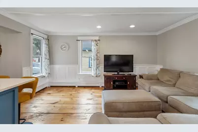 2 Hill St, Amesbury, MA 01913 - Photo 10