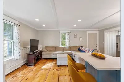 2 Hill St, Amesbury, MA 01913 - Photo 6