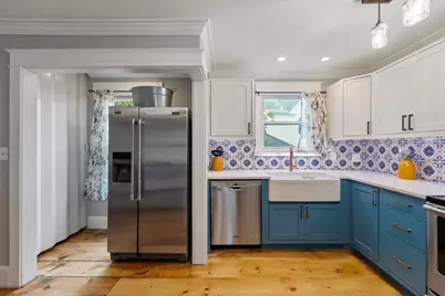 2 Hill St, Amesbury, MA 01913 - Photo 4