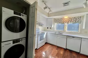 62 Amity Pl, Amherst, MA 01002 - Photo 8