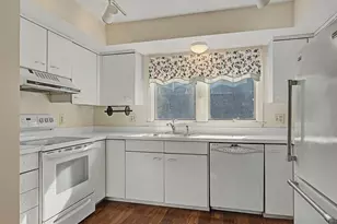 62 Amity Pl, Amherst, MA 01002 - Photo 6