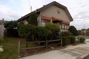 1346 President Ave, Fall River, MA 02720 - Photo 2