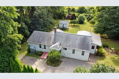 25 Whisper Ln, Fairhaven, MA 02719 - Photo 2
