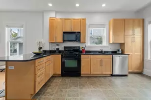 82 Tuttle St, Boston, MA 02125 - Photo 8