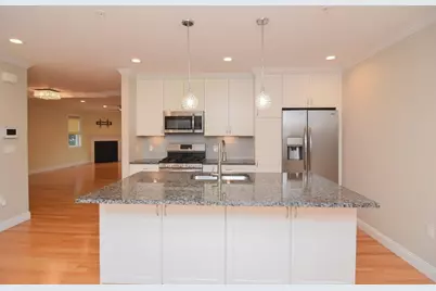 60 Lenox St #18, Norwood, MA 02062 - Photo 2
