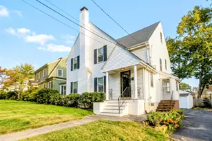 142 Jackson St, Newton, MA 02459 - Photo 2