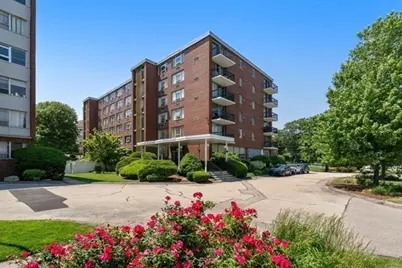20 Hammond Pond Pkwy #302, Newton, MA 02459 - Photo 1