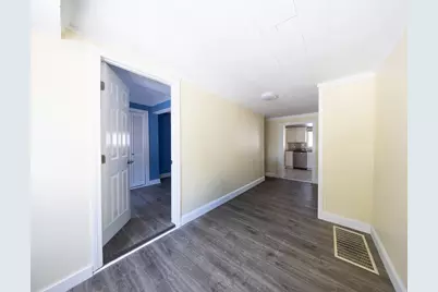 7 West St, Melrose, MA 02176 - Photo 4