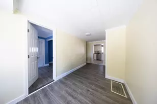 7 West St, Melrose, MA 02176 - Photo 4