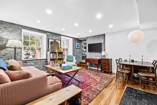 65 Pinckney St, Boston, MA 02114 - Photo 2