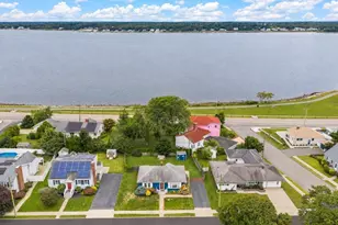 19 Nautilus St, New Bedford, MA 02744 - Photo 2