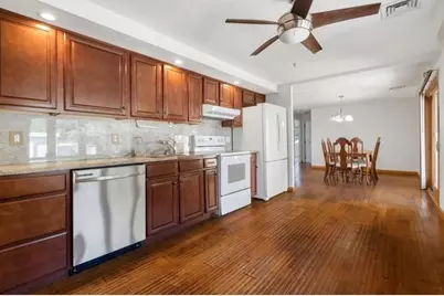 8 Oran Cir, Peabody, MA 01960 - Photo 2