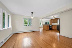35 Fox Hill Rd, Billerica, MA 01821 - Photo 4