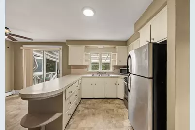 1189 Bark St, Swansea, MA 02777 - Photo 8
