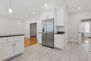 91 Verndale St, Brookline, MA 02446 - Photo 6
