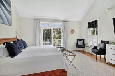 8 Beach Plum Mdws, Edgartown, MA 02539 - Photo 18