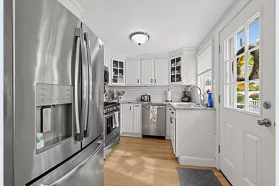 14 Laurel St, Taunton, MA 02780 - Photo 2