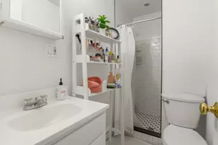 22 Irving St, Boston, MA 02114 - Photo 8