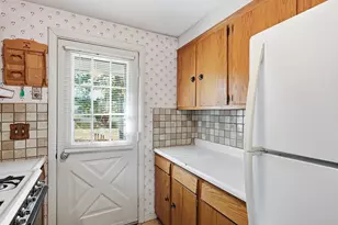 172 Barna St, Ludlow, MA 01056 - Photo 10