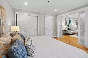 10 Charlesgate E, Boston, MA 02215 - Photo 14