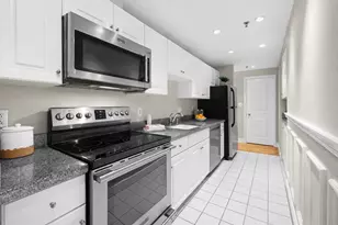 10 Charlesgate E, Boston, MA 02215 - Photo 2