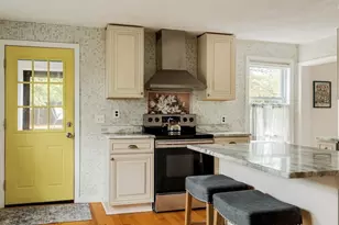 12 Butler St, Medford, MA 02155 - Photo 6