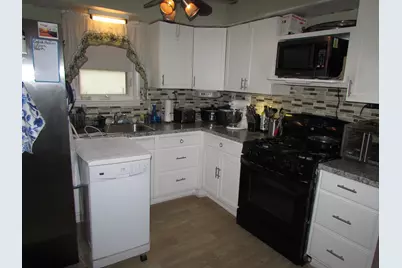 10 Bartlett St, South Hadley, MA 01075 - Photo 12