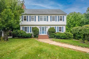 8 Otter Pond Rd, Lynnfield, MA 01940 - Photo 2