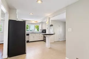 25 Home St, Beverly, MA 01915 - Photo 8