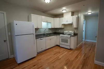 6-8 Claflin St #8A, Framingham, MA 01702 - Photo 4