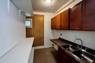 35 Woodbine St, Worcester, MA 01603 - Photo 12