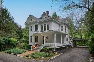 33 Gaylord St, Amherst, MA 01002 - Photo 2
