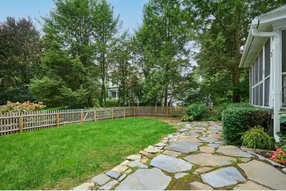 33 Gaylord St, Amherst, MA 01002 - Photo 38