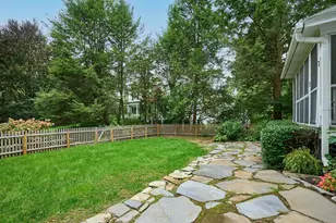 33 Gaylord St, Amherst, MA 01002 - Photo 38