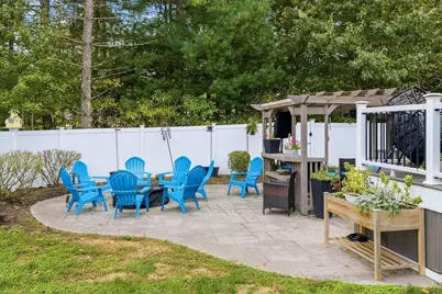 982 Dighton Woods Cir, Dighton, MA 02715 - Photo 4