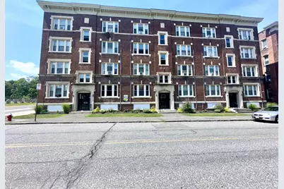 587 Pleasant St #3L, Holyoke, MA 01040 - Photo 1