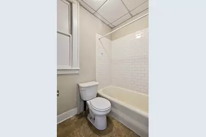 587 Pleasant St #3L, Holyoke, MA 01040 - Photo 10