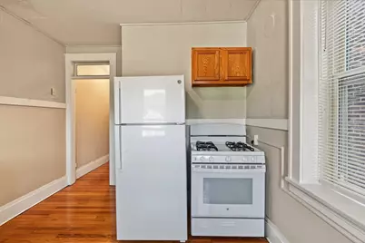 587 Pleasant St #3L, Holyoke, MA 01040 - Photo 4