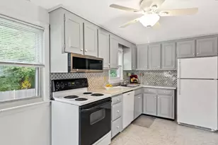 18 Zenas, Holbrook, MA 02343 - Photo 14