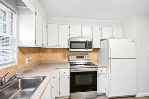 77 Ford St, Methuen, MA 01844 - Photo 4