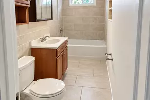 79 Oak St, Springfield, MA 01151 - Photo 16