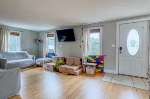 33 Pleasant St, Deerfield, MA 01373 - Photo 22