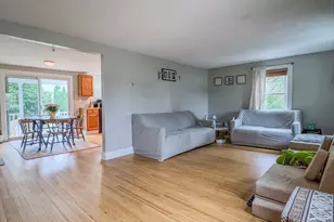 33 Pleasant St, Deerfield, MA 01373 - Photo 18