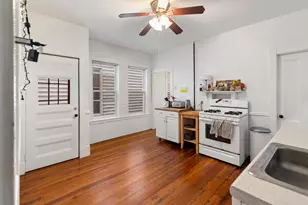 11 Howard St, Cambridge, MA 02139 - Photo 2