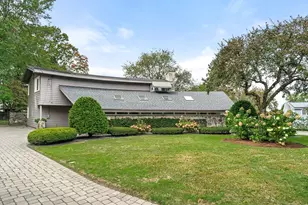 17 Trinity Rd, Winchester, MA 01890 - Photo 2