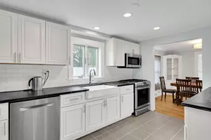 248 Warren, Waltham, MA 02453 - Photo 16