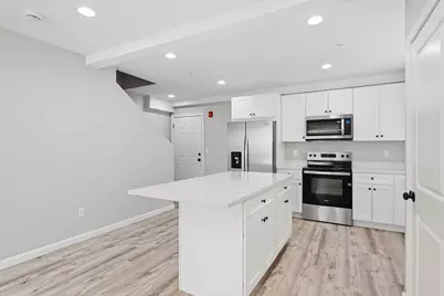 61 Parker St #7, Springfield, MA 01151 - Photo 2