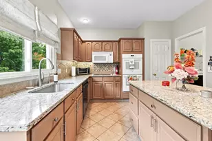 12 Lancelot Rd, Shrewsbury, MA 01545 - Photo 6